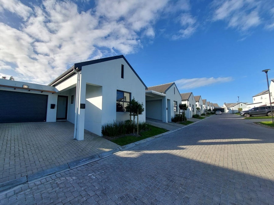 2 Bedroom Property for Sale in Brackenfell South Western Cape